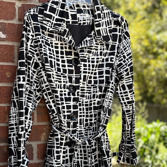 Appraisal Black & White Abstract Print Trench Coat – Size L - Picture 5 of 5